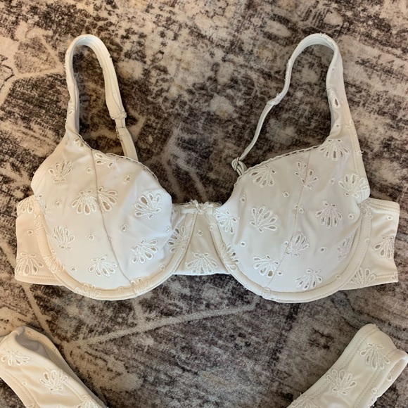 Wild fable Cream lace shell bikini - Picture 3 of 5